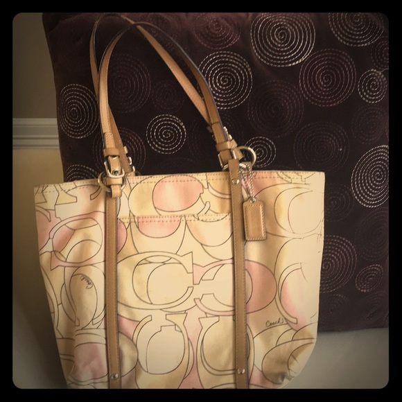 Pink Signature Coach tote purse - Picture 1 of 8